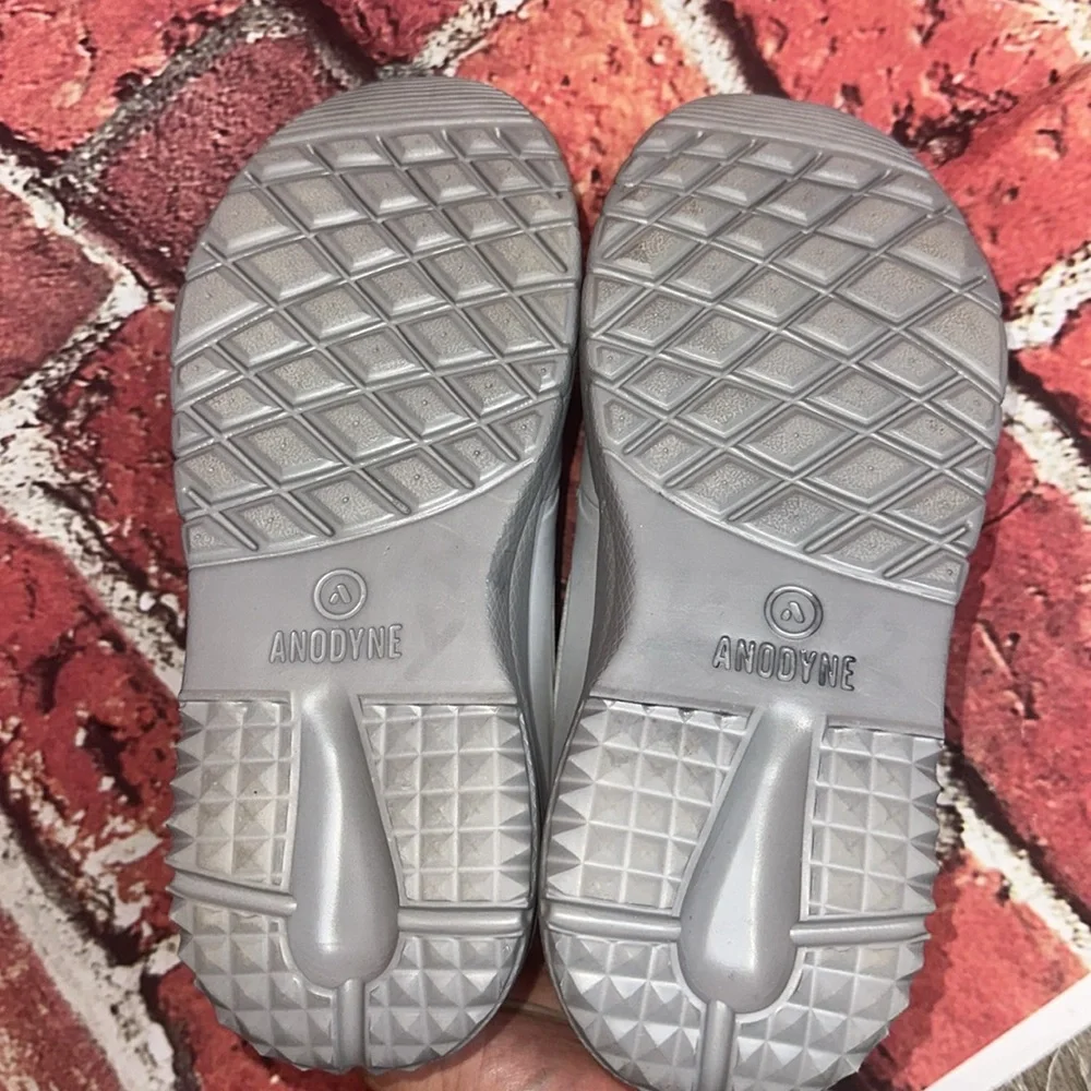 Anodyne Women's White Blue Sneakers Size 6W